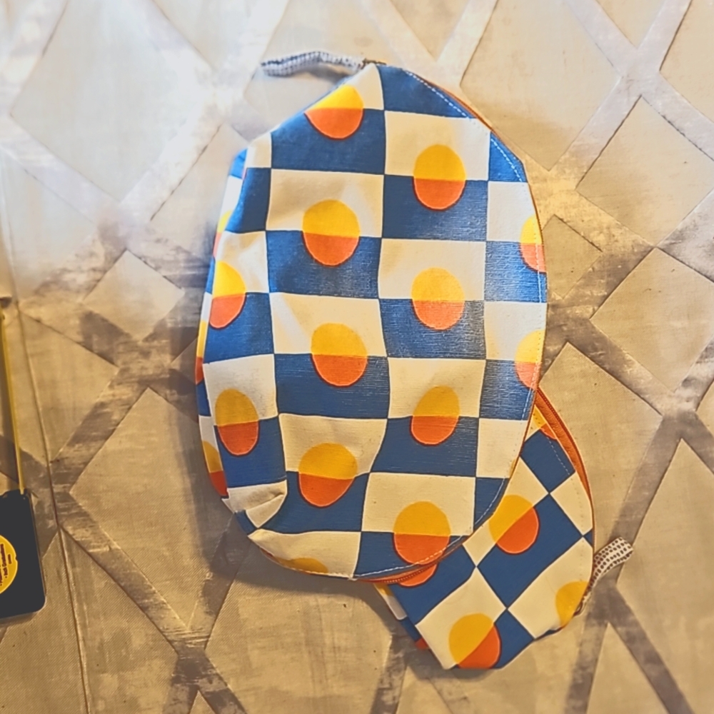 Cosmetic bag
